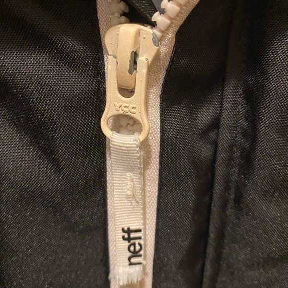 Neff Varsity Style Snowboard Jacket - Men’s Medium - Preloved - Picture 4 of 6